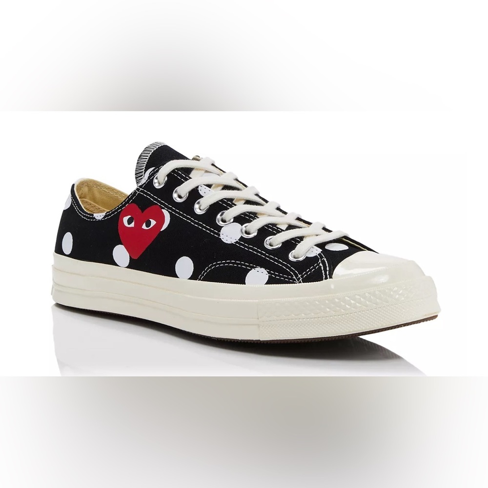 Comme des Garçons PLAY
CdG PLAY Converse Unisex Chuck Taylor All Star Polka Dot